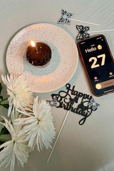 https://pin.it/4X7aC19N8 Birthday 27 Years Ideas, Hello 27 Birthday, Aesthetic Bday Decor, Bday Poses With Cake, My Birthday Aesthetic, Birthday Wishes Aesthetic, Birthday Ideas Pictures, Aesthetic Birthday Decoration, Minimal Birthday Decor