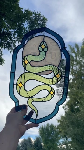 Snake Decorations Diy, Harry Potter Stained Glass, Stained Glass Snake, Stained Glass Eye, Dark Bohemian Decor, Diy Stained Glass Window, Stained Glass Mirror, Glass Painting Patterns, Stained Glass Ornaments