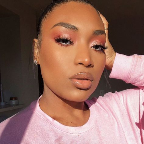 Soft Glam With Pink Eyeshadow, Pink Eyeshadow Soft Glam, Soft Pink Makeup Black Women, Pink And Brown Makeup Looks Black Women, Simple Pink Eyeshadow Looks Black Women, Pink Natural Makeup Black Women, Soft Pink Eyeshadow Looks Black Women, Pink Makeup On Black Women, Pink Makeup For Black Women