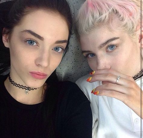 Elizabeth Jane Bishop, Charlie Barker, 2015 Tumblr, Pale Grunge, Elizabeth Jane, Kings And Queens, Choker Necklace, Best Friends, Tumblr