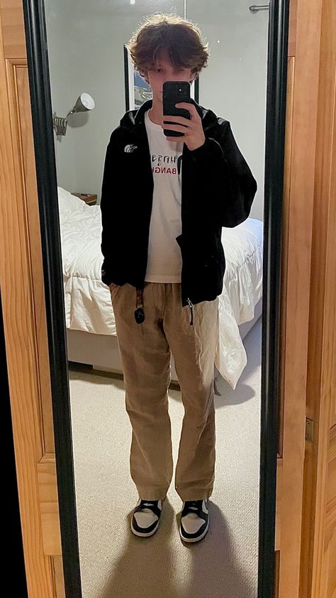 Baggy Tan Pants Outfit, Tan Pants Outfit, Nike Dunk Panda, Chilly Day Outfit, Dunk Panda, Linen Shoes, Skater Fits, Vintage North Face, Zip Up Shirt