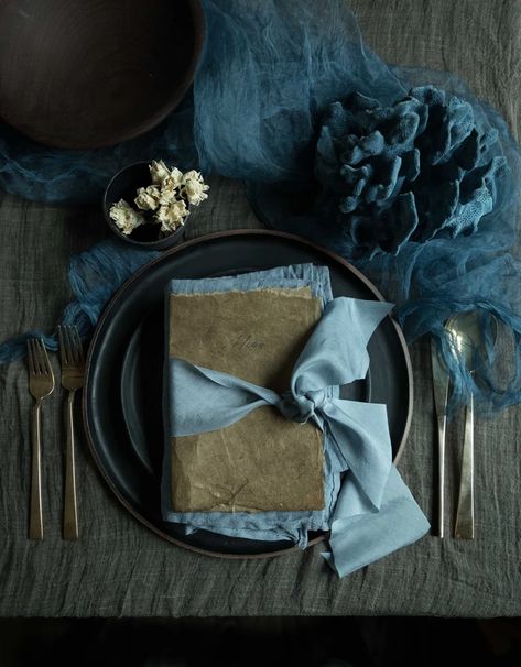 Blue Napkins Table Setting, Tray Vignettes, Wedding Welcome Baskets, Dinner Hosting, Kitchen Napkins, Organic Modern Design, Welcome Basket, Setting A Table, Jewelry Mood Board