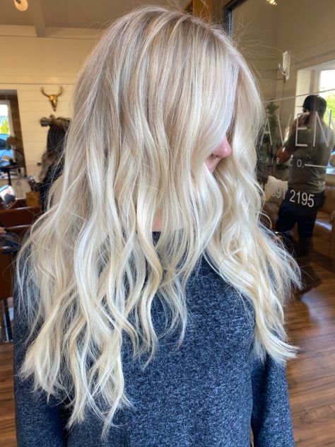 Blonde Full Highlights On Blonde Hair, Full Bright Blonde Highlights, Full Highlight On Blonde Hair, Blonde With Foils, Different Tones Of Blonde Highlights, Full Blonde Color, Super Light Blonde Highlights, Partial Highlights Blonde Platinum, Bright Blonde Foils