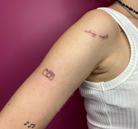 Small Film Tattoo, Mini Camera Tattoo, Small Camera Tattoo, Polaroid Camera Tattoo, Film Camera Tattoo, Photographer Tattoo Ideas, Feel Tattoo, Polaroid Tattoo, Elegance Tattoo