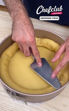 Tarte volcan givré aux fraises ! Préparez-vous à une éruption de fraîcheur 🌋🍓🍨 Et pour encore plus d’idées de recettes, abonnez-vous ou rendez-vous sur Chefclub.tv Breaded Meatballs, Churro Ice Cream Sandwich, Pancakes On A Stick, Strawberry Ice Cream Cake, Pork Bites, Chef Club, Chefclub Tv, Pancake Stack, Tv Food