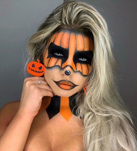 Half Face Halloween Makeup, Face Halloween Makeup, Pumpkin Makeup, Halloween Makeup Clown, Halloween Face Paint, Creepy Halloween Makeup, Cute Halloween Makeup, Halloween Makeup Diy, Orange Makeup