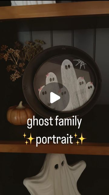 Egg Box Ghost Portraits, Diy Ghost Pictures, Squeegee Ghost Painting, Ghost Added To Painting, Halloween Ghost Diy, Ghost Squeegee Art, Add Ghost To Painting, Diy Ghost Painting, Squeegee Art Ghost