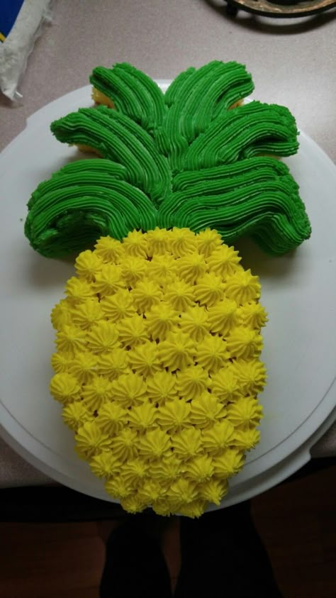 Pineapple shaped cake Pineapple Pull Apart Cupcake Cake, Pineapple Cupcake, Pull Apart Cakes, Pineapple Cupcakes, Pull Apart Cupcake, Pull Apart Cupcake Cake, Pull Apart Cake, Cake Pulls, Pineapple Birthday