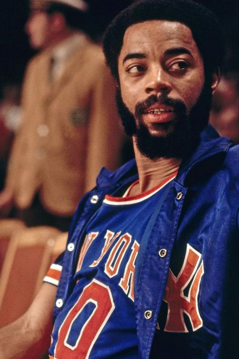 Walt Frazier Style, Walt Frazier, Nba Highlights, Jordan Woods, 70s Vibes, Nba Legends, Dapper Style, Basketball Pictures, Athletic Style