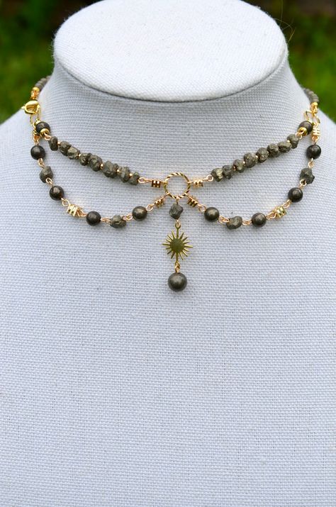 One of a kind pyrite healing choker necklace with shiny gold celestial details. Made with 14k gold elements that will last. Message me for custom sizing, we are size inclusive! Witchy Beaded Jewelry, Necklace Making Ideas, Choker Necklace Diy, Fairy Choker, Choker Diy, Diy Choker Necklace, Ethereal Jewelry, Diy Choker, Cottagecore Jewelry