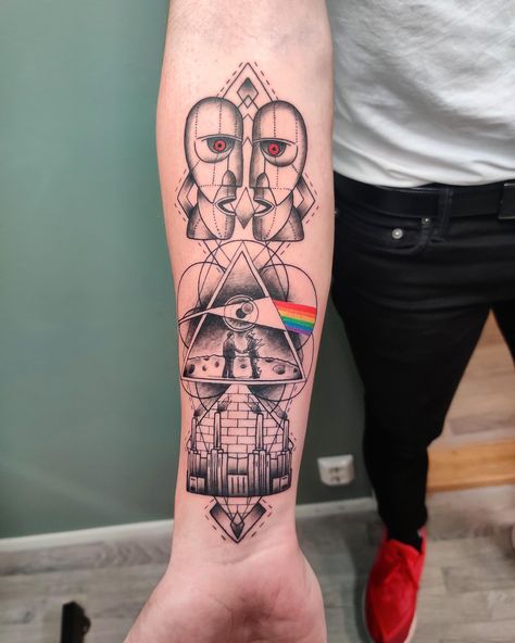 Pink Floyd Tattoo Art, Tatuajes Harry Styles, Album Cover Tattoo, Cover Tattoos, Pink Floyd Tattoo, Pink Floyd Art, Harry Styles Tattoos, Light Tattoo, Time Tattoos