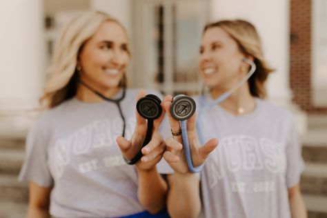 Nursing Student Photoshoot Photo Ideas, Nursing Friend Graduation Pictures, Nursing Grad Pictures With Friends, Nursing School Graduation Pictures Best Friends, Nursing Grad Pics With Friends, Unique Nursing Graduation Pictures, Friend Nursing Graduation Pictures, Grad Nurse Pictures, Best Friend College Graduation Pictures