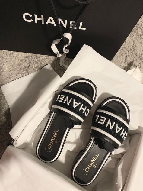 Chanel Slides Outfit, Luxury Slides Women, Chanel Footwear, Chanel Slides Sandals, Channel Slides, Chanel Slippers, Chanel Slides, Designer Slides, Chanel Black And White