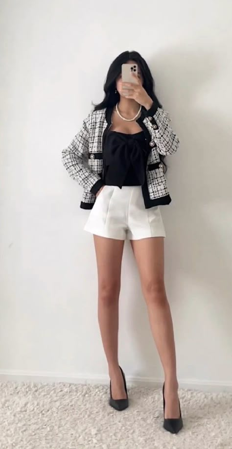 Elegant Teen Outfits, Fancy Girl Outfits, Outfit Con Short Blanco, Billionaire Husband, Rich Girl Outfit, Office Wear Women Work Outfits, Rich Girl Outfits, Channel Outfits, Outfits Preppy