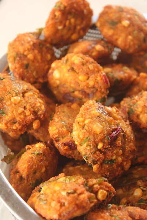 Masala Vada, Souls Day, Veg Snacks, Indian Appetizers, Pakora Recipes, Healthy Appetizer Recipes, Veg Dishes, Indian Kitchen, Vegetarian Snacks