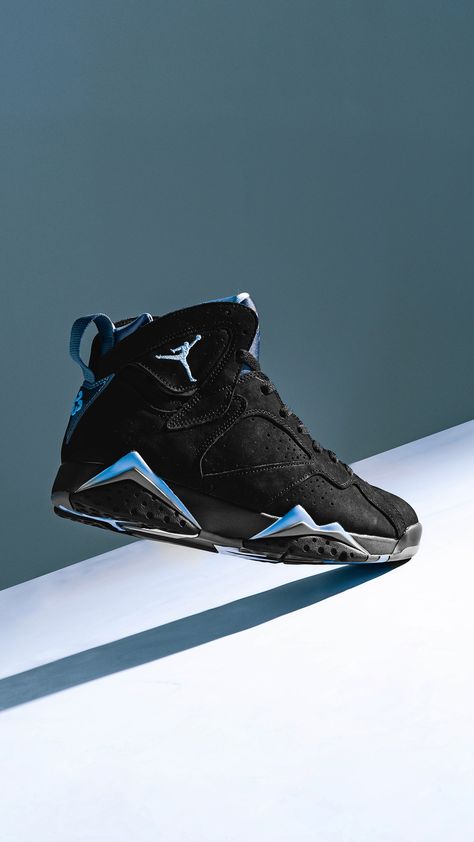 Air Jordan Sneakers Black, Jordan 7 Outfit Men, Air Jordan 7 Retro Outfit, Black Dynamic Jordan Shoes, Tenis Air Jordan, Black Luxury Jordan Shoes, Tenis Jordan Retro, Jordan 7 Chambray, Luxury Black Leather Jordan Shoes