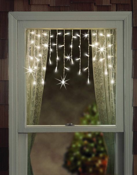 Christmas Decor Windows Indoor, Window Lights Decor, Window Christmas Lights, Window Decor Christmas, Winter Ambiance, Christmas Window Decor, Incandescent Christmas Lights, Model Concept, Christmas Window Lights