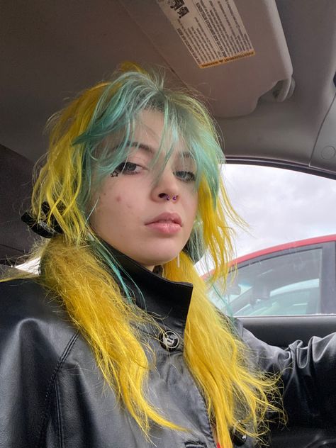 Orange And Teal Hair, Crazy Hair Dye, Orange Green Hair, Yellow And Blue Hair, Yellow Hair Ideas, Green And Yellow Hair, Blue Yellow Hair, Bleached Hair With Dark Roots, Hair Color Combos