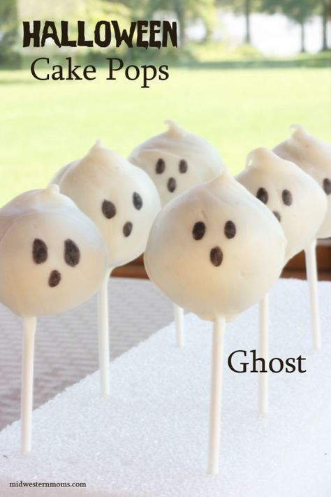 Halloween Ghosts Cake Pops are the perfect treat for those Halloween parties! Jack O Lantern Cake, Cake Halloween, Postres Halloween, Savory Cakes, Ghost Cake, Halloween Cake Pops, Dulces Halloween, Halloween Baking, Halloween Cake