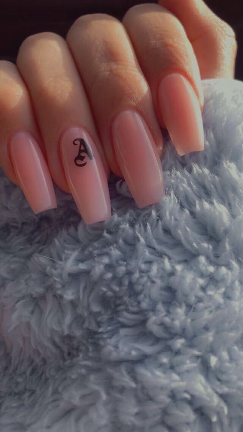 Nail Inspiration Simple Short, A Letter Nails, Nails With M Initials Acrylic, Initial Nails Acrylic, Cute Initial Nails, Nails With The Letter A, Short Nails With Initial, Symbol Nail Art, Acrylic Nails With Initials