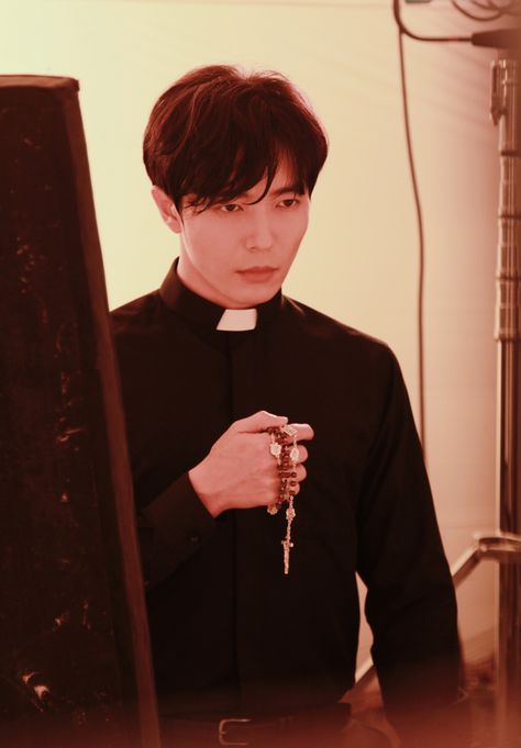 Kim Jaewook, Kwak Dong Yeon, Blood In Water, Korean Drama Romance, Jae Wook, Men Photoshoot, Catholic Priest, The Guest, Handsome Actors