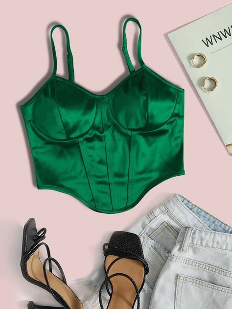 Top de tirantes bajo curvo de satén | Mode de Mujer | SHEIN España Green Bra, Lingerie Satin, Satin Corset Top, 90s Fashion Women, Body Lingerie, Satin Bustier, Top Bustier, Satin Cami Top, Satin Crop Top