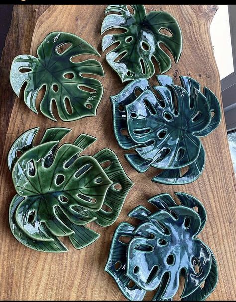 Cactus Ceramic, Ceramic Leaf, Coil Pottery, Leaf Plate, Crafts Easter, Pottery Handbuilding, Ceramic Pieces, Decorations Table, Leaf Plates