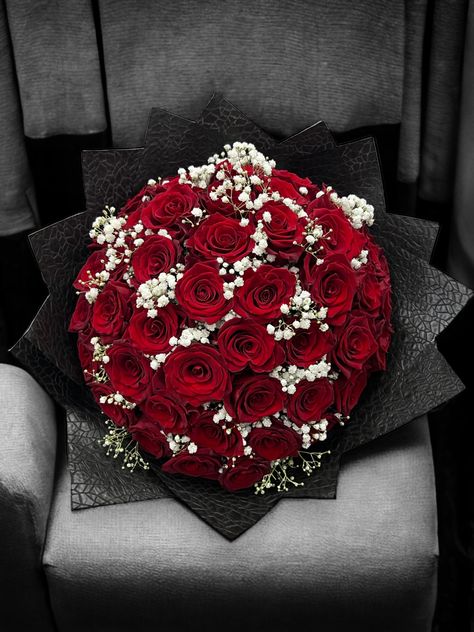 Each rose tells a story, and this bouquet speaks of love. #gypsomaldives Red Rose Bouquet, Baby Breath, Red Baby, Rose Bouquet, Red Rose, Loving U, Red Roses, Bouquets, Of Love