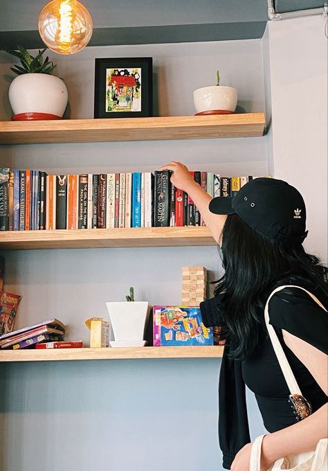 Book Shelf In Cafe, Aesthetic Bookshelves, Cafe Theme, Mini Bookshelf, Cafe Hopping, Corner Cafe, Library Shelves, Cafe Shop Design, Third Place