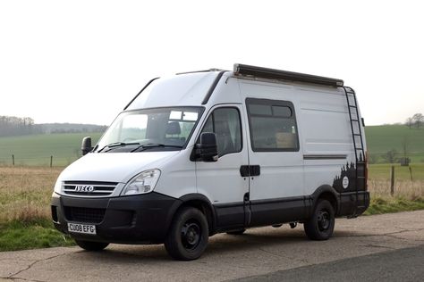 Iveco Daily Camper Conversion, Bathroom Quirky, Iveco Daily Camper, Iveco Daily 4x4, Quirky Campers, Van Conversion Interior, Camper Conversion, Camper Vans, Van Conversion