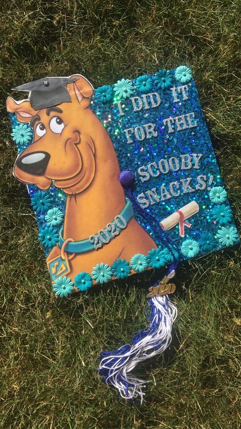 Graduation Cap Scooby Doo, Finding Dory Graduation Cap, Grad Cap Ideas Stitch, Graduation Cap Designs Scooby Doo, Eeyore Graduation Cap, Nightmare Before Christmas Graduation Cap, Fnaf Grad Cap, 8th Grade Cap Ideas, Scooby Doo Grad Cap