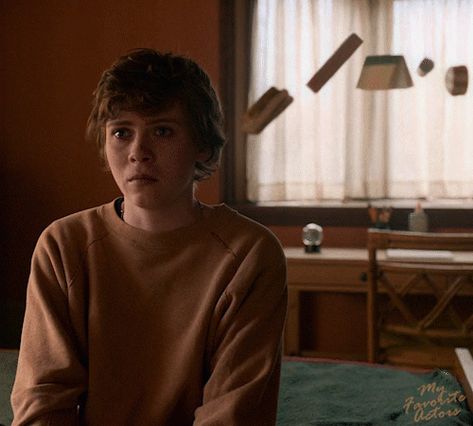 Telekinesis Gif Superpower, Telekinesis Aesthetic Gif, Telekinesis Gif, Sydney Novak, Power Visuals, Beverly Marsh, Queen Sophia, Sophia Lillis, Behind The Screen