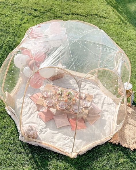 Boho Picnic Party, Storage Ideas Outdoor, Activities For Kids Outdoor, Balloon Garland Pink, Kids Outdoor Table, Picnic Spring, Shower Outdoor, Outdoor Gardens Landscaping, Birthday Picnic