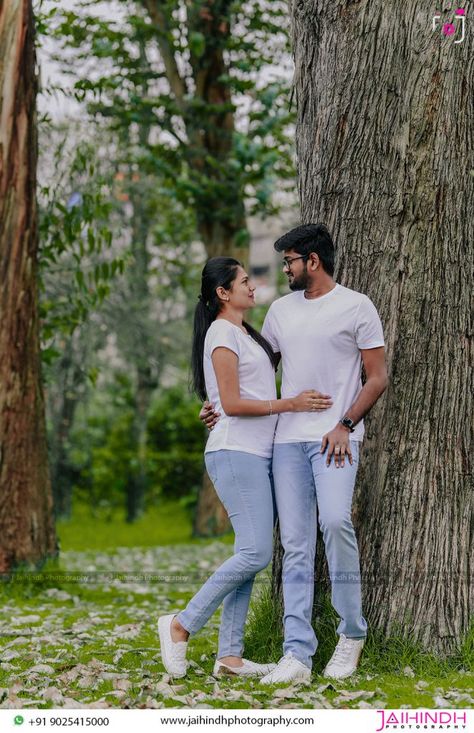 Pre Wedding Western Outfits, Couple Poses In Woods, Prewedding Outfit Ideas, Couple Stills, Pre Wedding Photoshoot Beach, Mehendi Photography, Photo Shoot Poses, Pre Wedding Photo Shoot, Prewedding Ideas