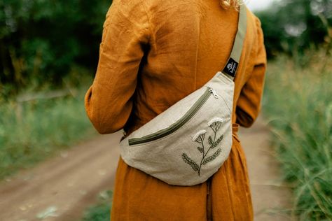 Hand Embroidered Belly Bag, Fanny Pack With Yarrow and Meadow Motifs, Linen Hip Pack - Etsy Yarn Tote Bag, Concert Bags, Linen Bags, Belly Bag, Knit Purse, Hip Pack, Cotton Curtains, Linen Bag, Everyday Accessories