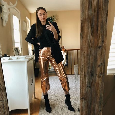 Metallic Jeans, Metallic Pants, Shiny Pants, Birthday Suit, Inspo Outfit, Pretty Clothes, Influencers Fashion, Outfit Goals, Girls Night Out