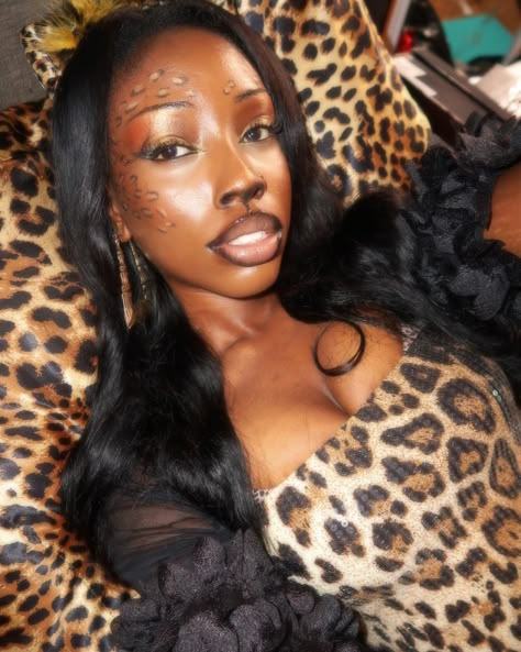 This could save a life Leopard Print Makeup, Blk Women, Leopard Makeup, Halloween Inspo, Makeup For Black Women, Fashion Magazine, Face Paint, Beautiful People, Makeup Looks