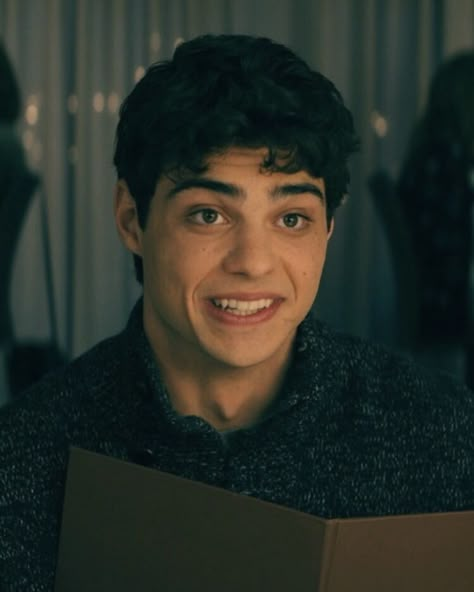 Noah Centineo Peter Kavinsky, Noah Centenio, Lara Jean Peter Kavinsky, Peter And Lara Jean, Dear Future Boyfriend, Crush Movie, Jean Peters, Romantic Series, Gilmore Guys