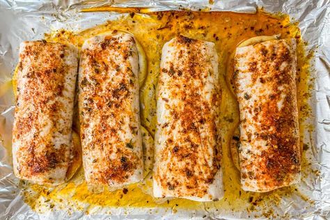 If you love the mild taste of white fish, you'll love this easy, baked mahi mahi recipe. You'll get a delicious fish that comes together in about 20 minutes! Easy Mahi Mahi Recipes Baked Fish, Ways To Cook Mahi Mahi, Baking Mahi Mahi In Oven, How To Season Mahi Mahi Fish, Mahi Mahi Recipes Baked, Cooking Mahi Mahi, Baked Mahi Mahi, Spaghetti Squash Recipes Healthy, Mahi Mahi Recipes