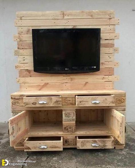 Top 40 Cool DIY Wood Pallet Ideas - Engineering Discoveries Pallet Entertainment Centers, Wood Pallet Ideas, Wall Entertainment Center, Pallet Tv Stand, Diy Wood Pallet, Pallet Tv, Pallet Tv Stands, Diy Pallet Wall, Wood Tv Console