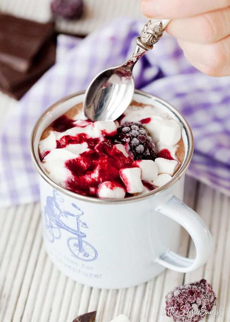 Blackberry Hot Chocolate #blackberryhotchocolate #berryhotchocolate #homemadehotchocolate Gourmet Hot Chocolate Recipe, Hot Chocolate Recipe Homemade, Gourmet Hot Chocolate, Hot Drinks Recipes, Recipes For Fall, Dark Mysterious, Homemade Hot Chocolate, Milk Shakes, Chocolate Caliente