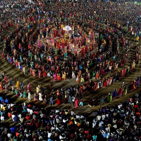 Hindu devotees perform a traditional folk dance during the celebrations to mark the Navratri festival, in which devotees worship Hindu goddess Durga, at Surat in the western state of Gujarat, India, Sept. 28, 2017. Photograph by Amit Dave—@reuters  via ✨ @padgram ✨(http://dl.padgram.com) Navratri Pictures, Navratri Celebration, India Bucket List, Garba Dance, Dance India Dance, Navratri Garba, Navratri Festival, Dance Images, Quotes Status