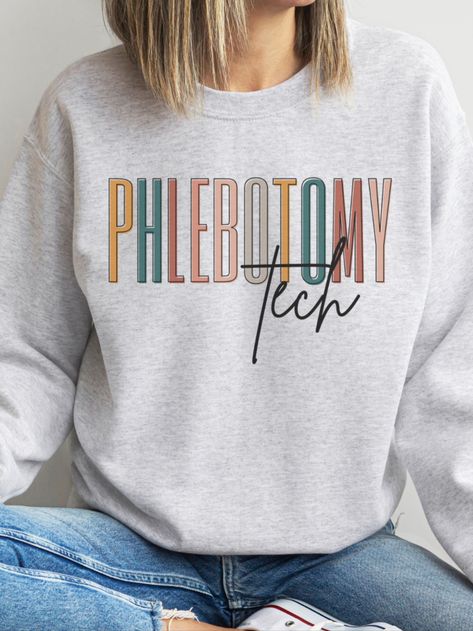 Phlebotomy Shirt Ideas, Phlebotomist Scrubs, Phlebotomist Aesthetic, Phlebotomy Student, Phlebotomy Aesthetic, Phlebotomy Shirts, Phlebotomy School, Phlebotomy Humor, Cricut Clothing