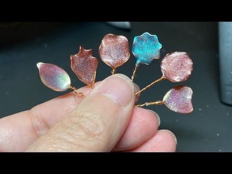 Six ways to bend wire for resin dipped flowers - YouTube Wire Dipped Resin Flowers, Glue Dipped Wire Flowers, Resin Dipped Wire Flowers, Making Flowers With Wire, Wire Resin Art, Dip Flower Tutorial, Dip Resin Jewelry, Resin Dipped Flowers, Dip Resin Wire Flowers