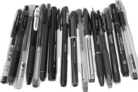 Black Pens Aesthetic, Black School Supplies, Black Stationary, School Supplies Black, Girl School Supplies, Stationery Obsession, Black Pens, College Supplies, Cute Stationary School Supplies