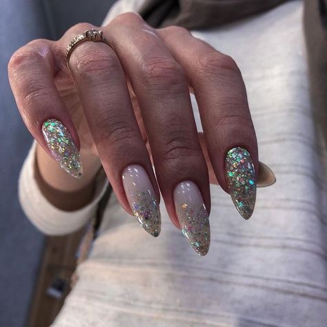 New Year's Nail Art Ideas for 2024: Chinese & Lunar Motifs, Black & Blue Trends, Simple Short Nail Designs, and More! Simple Short Nail Designs, Summer 2024 Trends, Sassy Nails, Nails Only, Summer Acrylic Nails, Toe Nail Designs, Short Nail Designs, Nails Desing, New Year's Nails