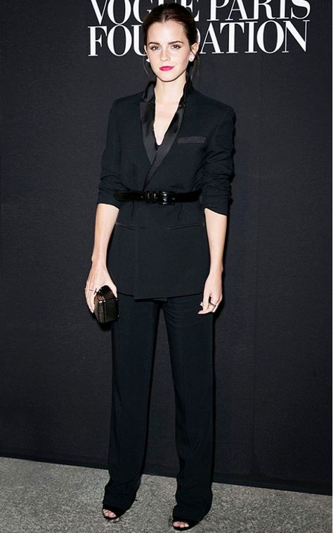 Emma Watson works a masculine edge in this black suit, but offers a feminine twist with a belted waist. // #Fashion Emma Watson Outfits, Givenchy Suit, Cocktail Dress Code, Black Tie Dress Code, Emma Watson Style, Tuxedo Women, Best Red Carpet Looks, Dior Haute Couture, Black Tie Dress