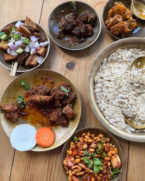 Everything we ate in Nepal 🤤 This post makes me want to go back 😭 #food #nepalfood #foodinnepal #kathamandu #foodie #nepalifood #craving #hungry Nepali Street Food, Nepal Food, Nepali Food, Street Food, Nepal, Quick Saves