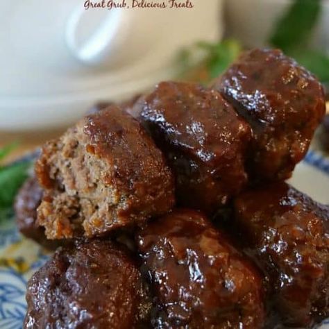 Crock Pot Barbecue Meatballs - Great Grub, Delicious Treats Crock Pot Barbecue, Barbecue Meatball Recipes, Homemade Meatballs Easy, Barbecue Meatballs, Savory Meatballs, Meatball Recipes Easy, Tasty Meatballs, Meat Appetizers, Delicious Appetizer Recipes