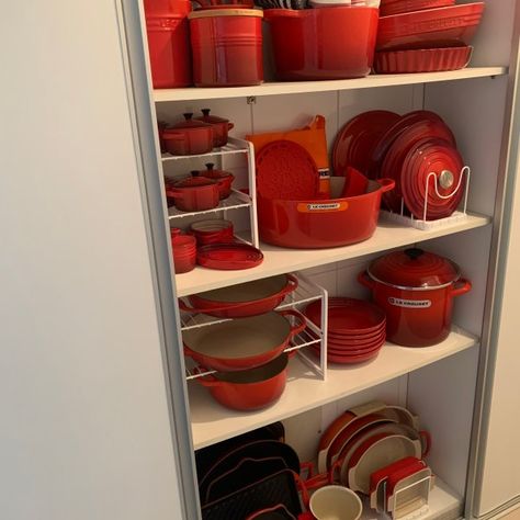 Red Le Creuset, Le Creuset Collection, Le Creuset Aesthetic, Le Creuset Storage, Blanching Vegetables, Red Kitchens, Le Creuset Red, Le Creuset Kitchen, Pan Storage